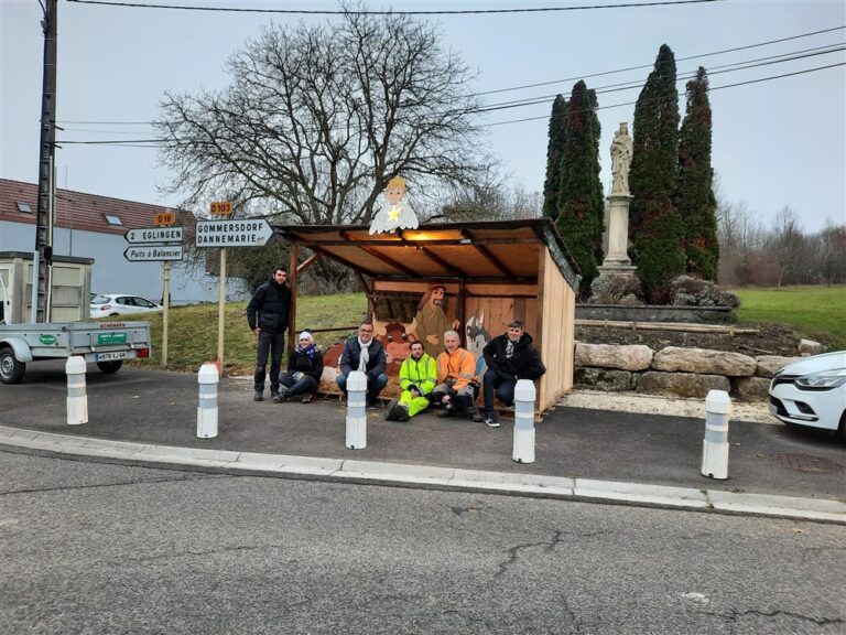 Crèche et décorations de Noël