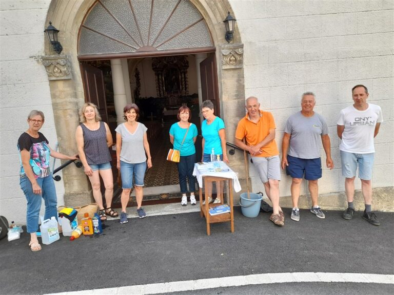 Nettoyage de l'église samedi 18 juin par une équipe de bénévoles