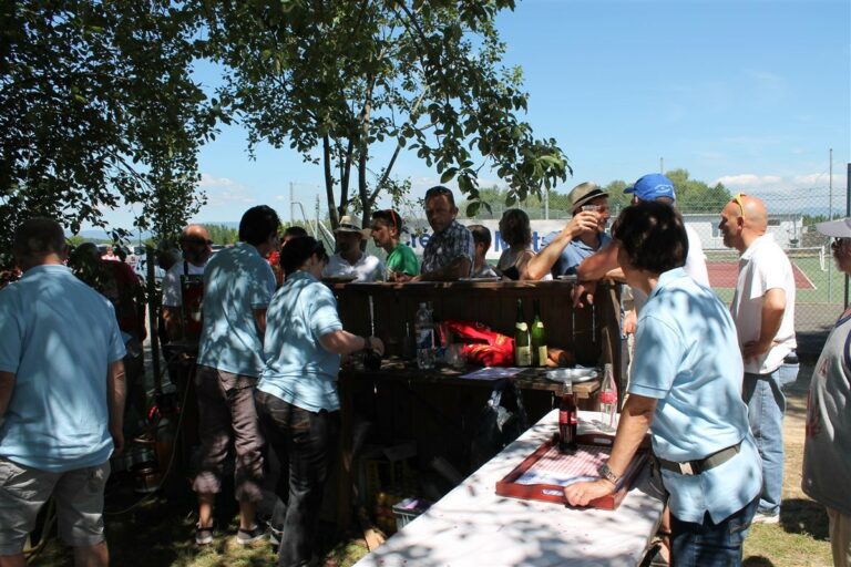 Repas champêtre et tournoi amical de pétanque - 2015